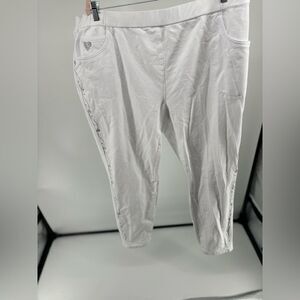 Quacker Factory white embellished dream jeans size 2X 96% cotton